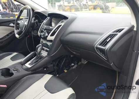 2013 Ford Focus Titanium z USA, uszkodzony, nr VIN 1FADP3J20DL123757